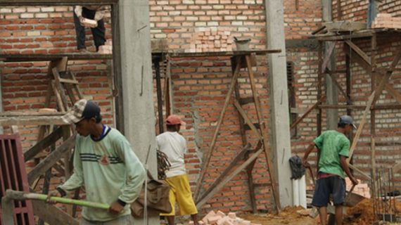 Harga Jasa Tukang Bangunan Harian dengan Harga Terjangkau, Bergaransi, dan Cepat